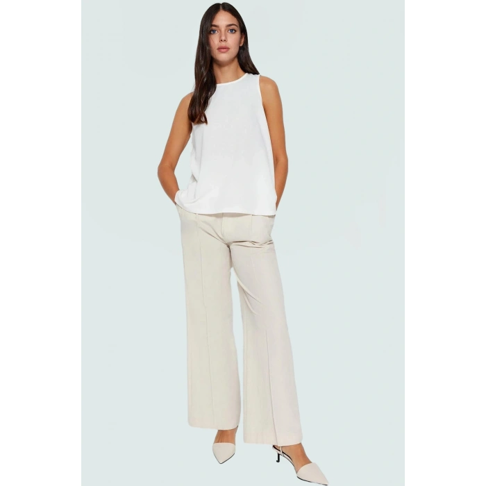 Şık ve Rahat Kolsuz Bluz Polyester Krep Örme Regular Kalıp Premium Kalite Profesyonel Görünüm