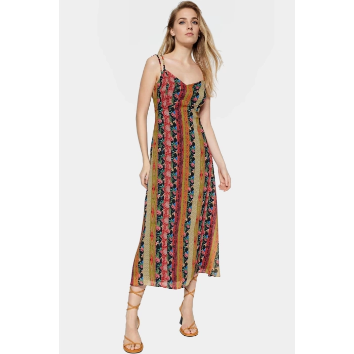 Şık ve Rahat Yazlık Maxi Elbise A Line Kolsuz Etnik Desenler Seçkin Malzeme Premium Kalite