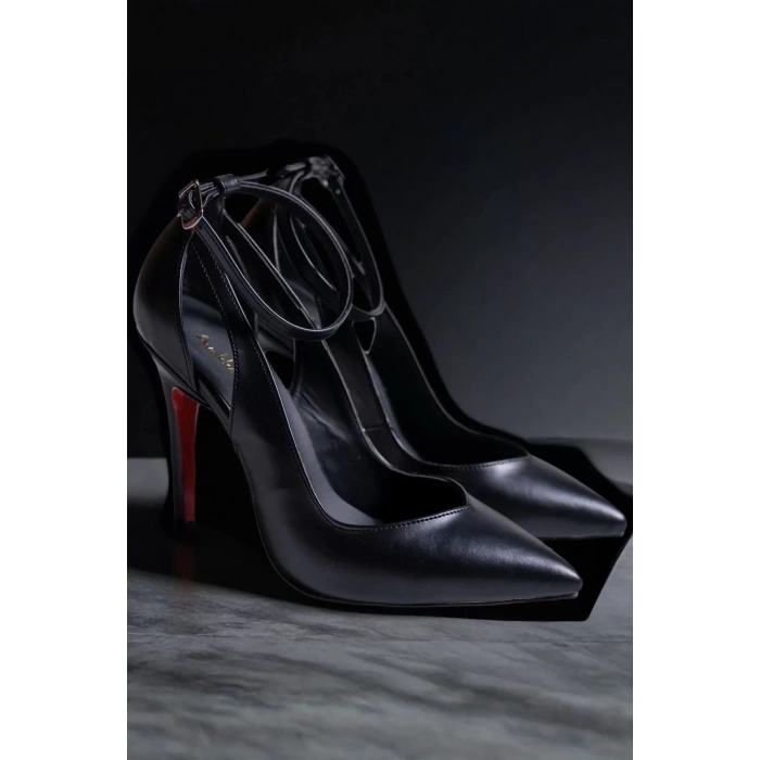 Siyah Deri Bilekten Tokalı Klasik Topuklu Stiletto Ayakkabı