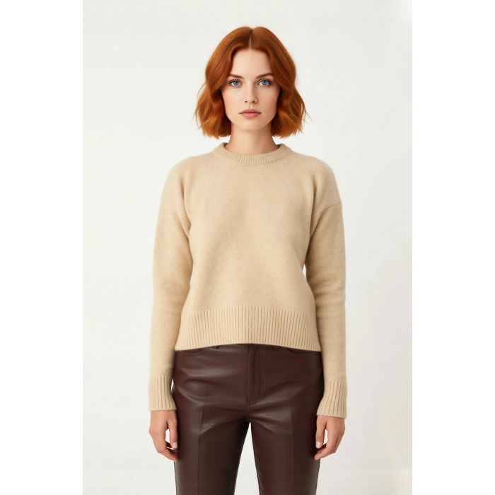 Soğuk Havalar İçin İdeal Kadın Oversize Crop Düşük Kol Bisiklet Yaka Triko Kazak Modeli Kaliteli