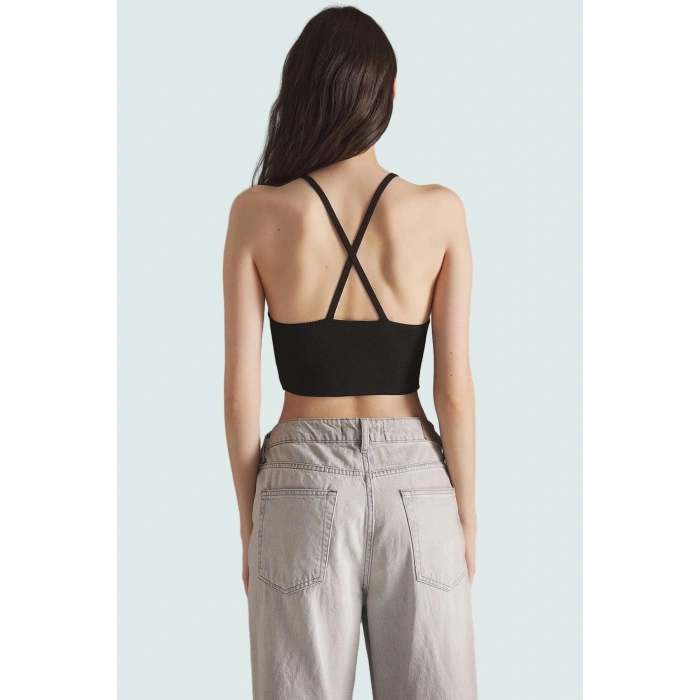 Triko Kumaş Bluz Fitted V Yaka Super Crop Kesim Şık Tasarım Yüksek Kalite Konforlu