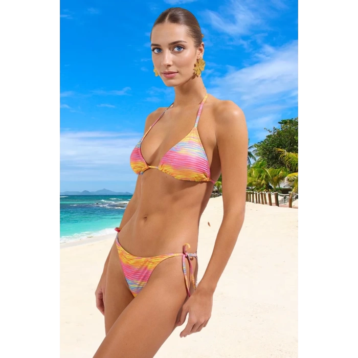 Üçgen Desenli Bikini Takımı Esnek Kumaş Özel Tasarım UV Korumalı Su Sporları İçin