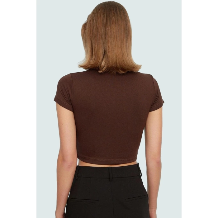Viskon Süprem Fitted V Yaka Kısa Kollu Crop Bluz Seçkin Malzeme Rahat Kullanım