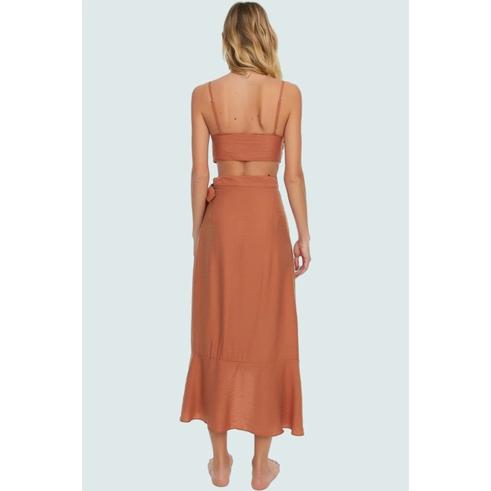 Viskoz Plaj Takımı Şık Bluz Etek Volanlı ve Yırtmaçlı Seçkin Malzeme Modern Stil