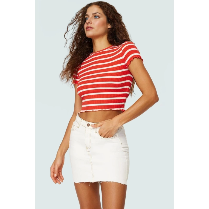 Viskoz Polyester Karışımlı Çizgili Crop Bluz Fitted Kalıp Kısa Kol Rahat Kullanım