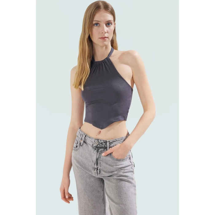 Viskoz Ribana Crop Bluz Halter Yaka Fitted Günlük Stil Profesyonel Görünüm Konforlu Kesim