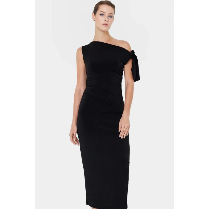Vücuda Oturan Maxi Elbise Tek Omuz Asimetrik Yaka Polyester Kumaş Rahat Kullanım