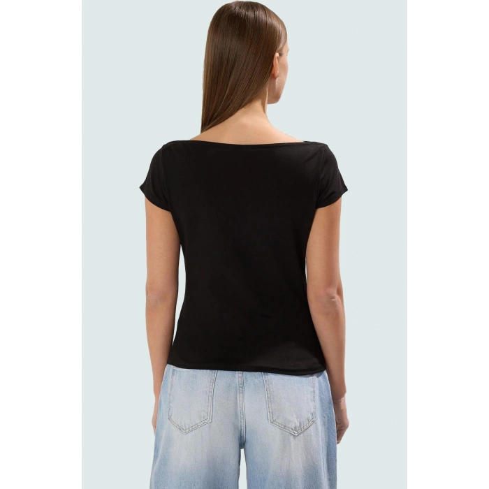 Yazlık Bluz Fitted Kayık Yaka Pamuklu Rahat Trend Tasarım Konforlu Kesim Uzun Ömürlü