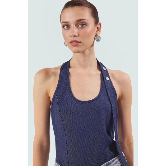 Yazlık Casual Örme Bluz Fitted Kalıp Boyundan Bağlamalı Denim Görünümlü Şık Görünüm