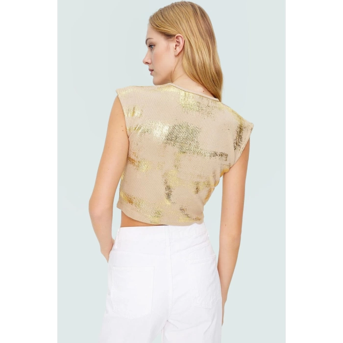Yazlık Casual Pamuklu Crop Bluz Fitted Kesim Altın Varaklı Dijital Baskı Modern Stil Premium Kalite