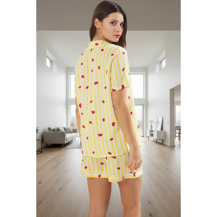 Yazlık Çizgili Çilekli Viskon Pijama Takımı Rahat Kalıp Özel Tasarım Kullanım Modern Stil