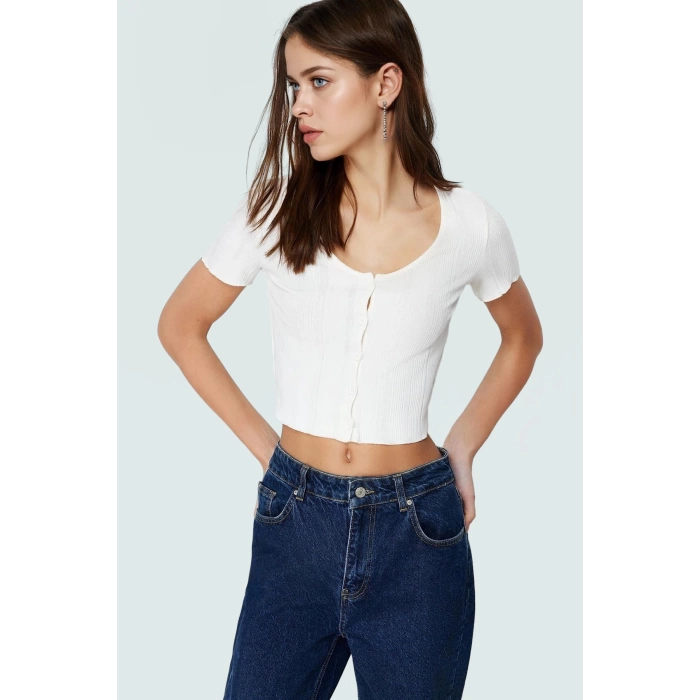 Yazlık Crop Bluz 96%Polyester 4%Elastan Havuz Yaka Fitted Kalıp Mükemmel Uyum