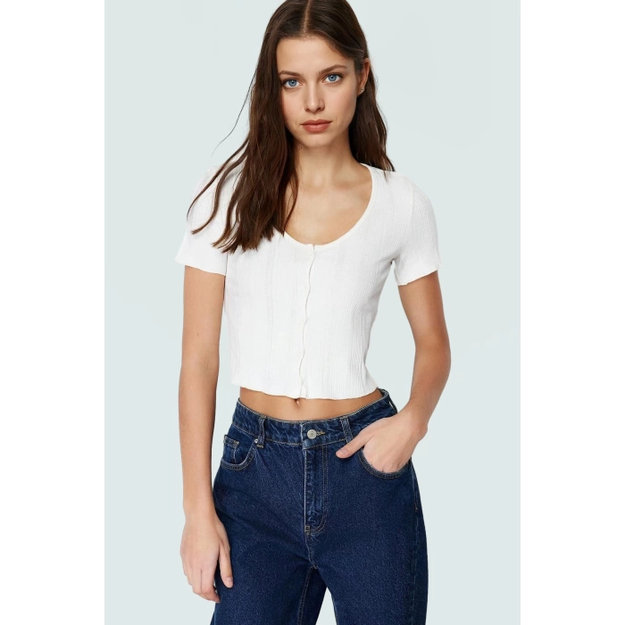 Yazlık Crop Bluz 96%Polyester 4%Elastan Havuz Yaka Fitted Kalıp Mükemmel Uyum