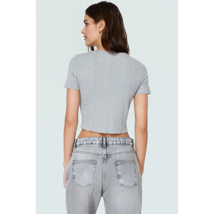 Yazlık Crop Bluz 96%Polyester 4%Elastan Havuz Yaka Fitted Kalıp Mükemmel Uyum