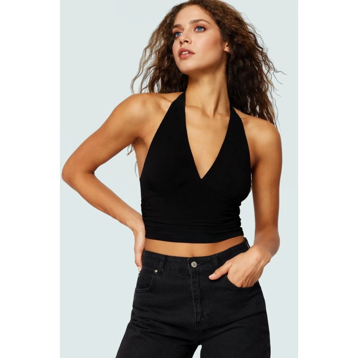 Yazlık Crop Bluz Boyundan Bağlamalı Vücuda Oturan Esnek Örme Premium Kalite Kaliteli İşçilik