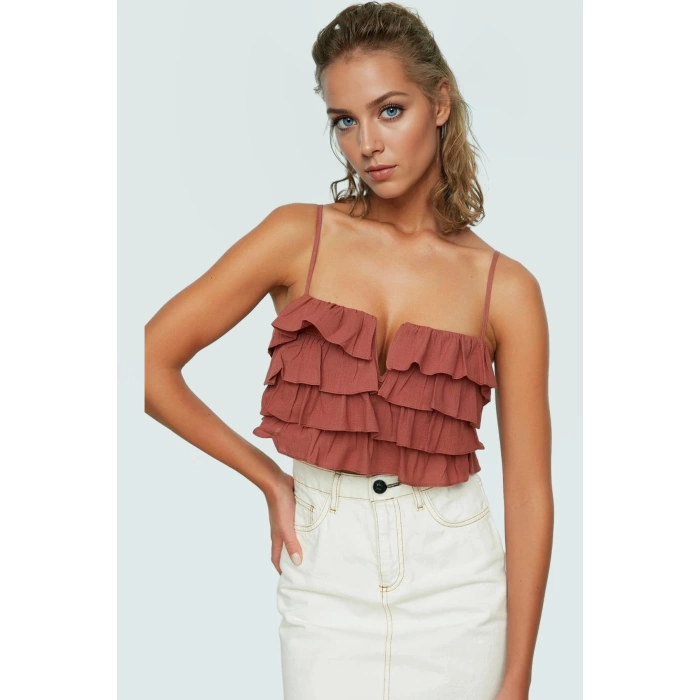Yazlık Crop Bluz Katlı Fırfır Detay Pamuklu Dokuma Kumaş Plaj ve Günlük Stil Rahat Kullanım