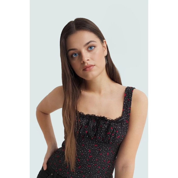 Yazlık Desenli Fitted Crop Bluz Viskoz Dokuma Özenle Seçilmiş Uzun Ömürlü Özel Tasarım