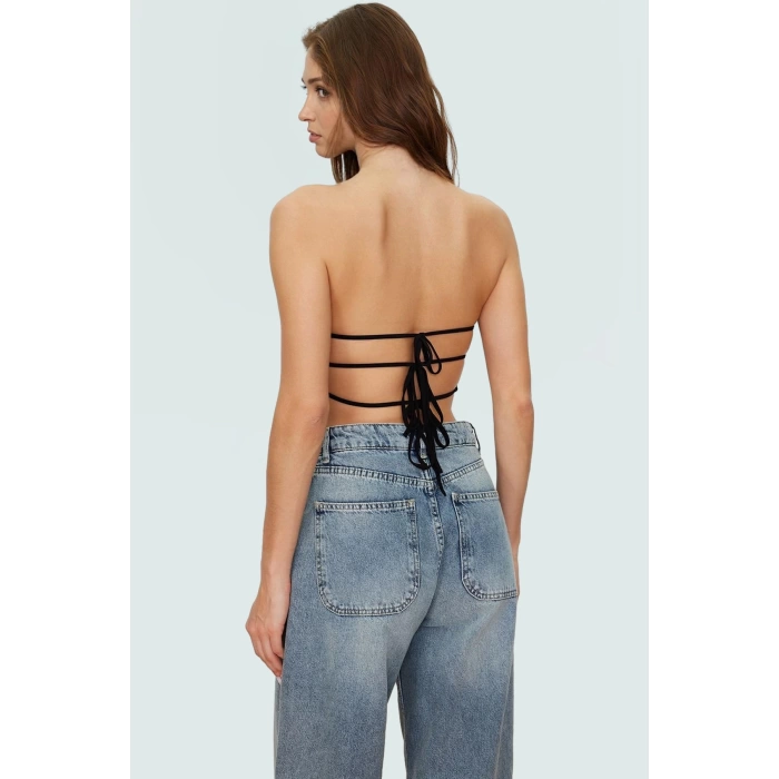 Yazlık Kadın Bluz Dik Yaka Sırt Detaylı Super Crop Örme Polyester Rahat Ve Şık Kullanım