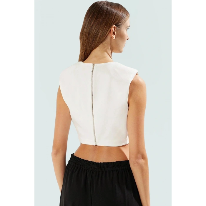 Yazlık Kadın Crop Bluz Fiyonk Detayı ile Şık ve Rahat Zarifane Tasarım Görünüm