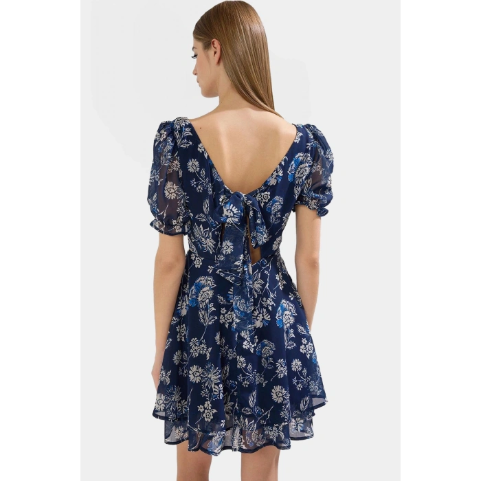 Yazlık Kadın Mini Elbise Polyester Şifon Dokuma Astarlı Şık Görünüm Özenle Seçilmiş Modern Stil
