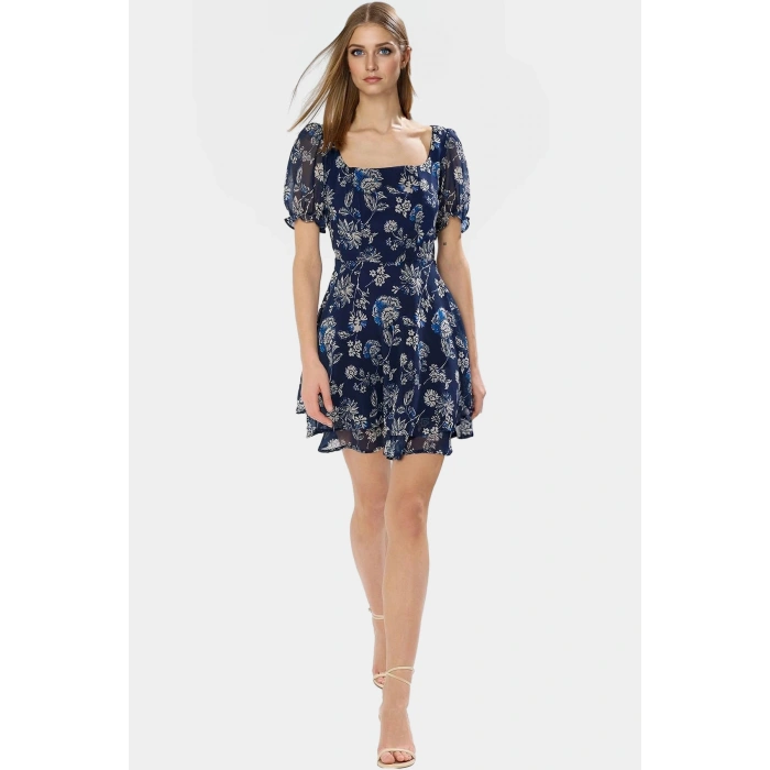 Yazlık Kadın Mini Elbise Polyester Şifon Dokuma Astarlı Şık Görünüm Özenle Seçilmiş Modern Stil