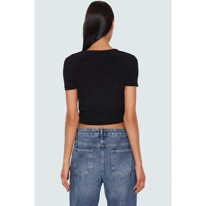 Yazlık Kısa Kollu Örme Crop Bluz Bisiklet Yaka Fitted Konforlu Kesim Özenle Seçilmiş