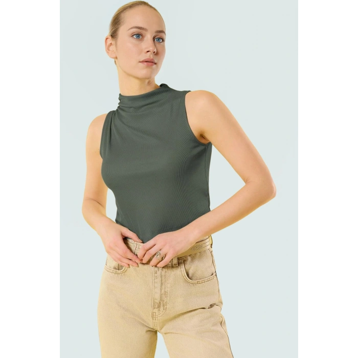 Yazlık Kolsuz Bluz Dik Yaka Fitted Kalıp Polyester Kaşkorse Özel Tasarım Günlük Kullanım İçin