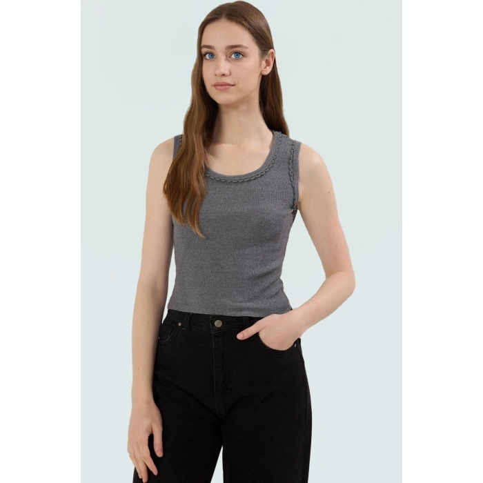 Yazlık Kolsuz Bluz Havuz Yaka Fitted Kalıp Rejenere Kaşkorse Kumaş Trend Tasarım