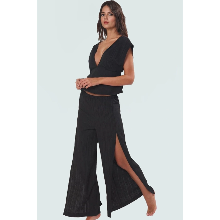 Yazlık Kolsuz Bluz ve Yırtmaçlı Pantolon Takım Dokuma Kumaş Yüksek Kalite Modern Stil