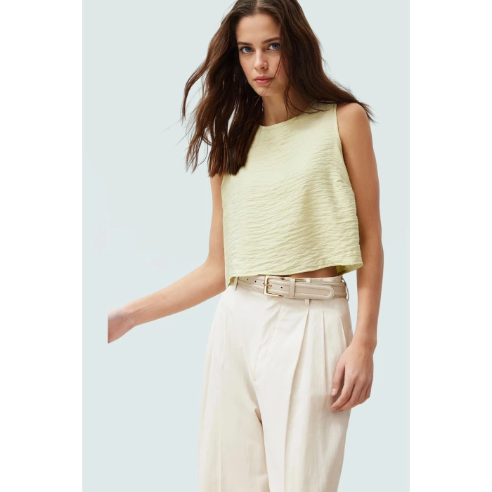 Yazlık Kolsuz Crop Bluz Rahat Günlük Polyester Dokuma Kumaş Ve Şık Özel Tasarım