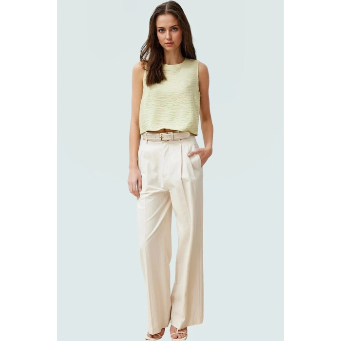 Yazlık Kolsuz Crop Bluz Rahat Günlük Polyester Dokuma Kumaş Ve Şık Özel Tasarım