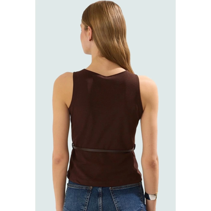 Yazlık Kolsuz Fitted Bluz Scuba Krep Kumaştan Rahat Modern Stil Profesyonel Görünüm