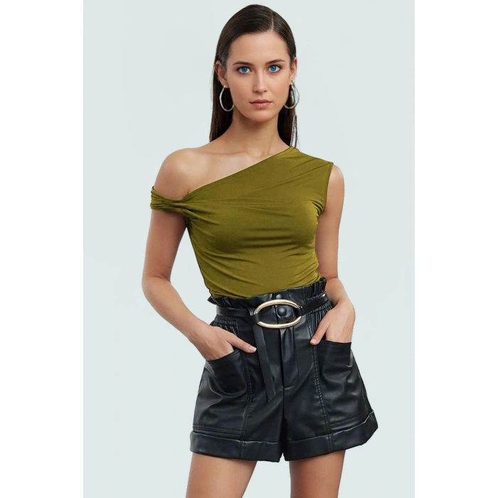Yazlık Kolsuz Örme Bluz Basic Siluet Metal Detay Uzun Ömürlü Özenle Seçilmiş