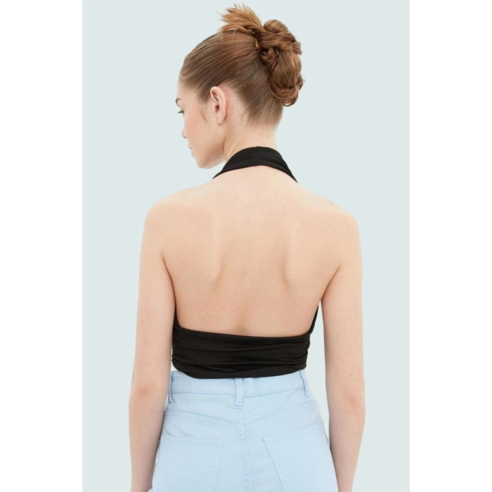 Yazlık Kolsuz Örme Bluz Fitted Boyundan Bağlamalı Rahat Ve Şık Kaliteli İşçilik