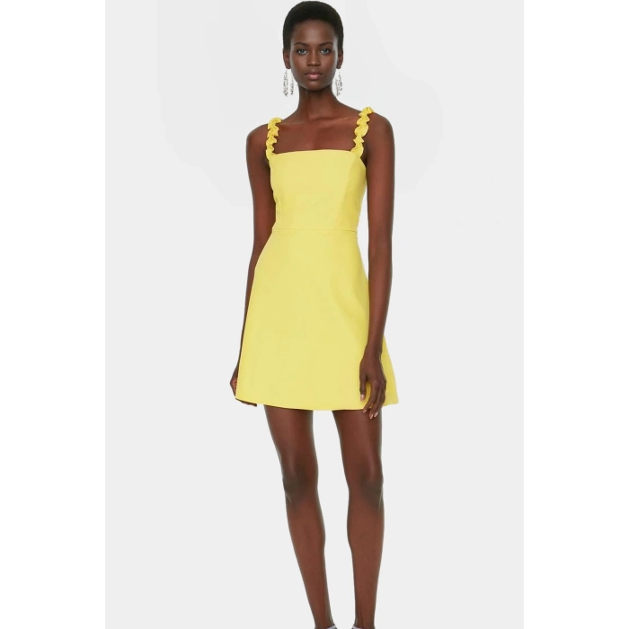 Yazlık Mini Elbise A line Fırfır Detaylı Kare Yaka Polyester Kumaş Modern Stil Trend Tasarım