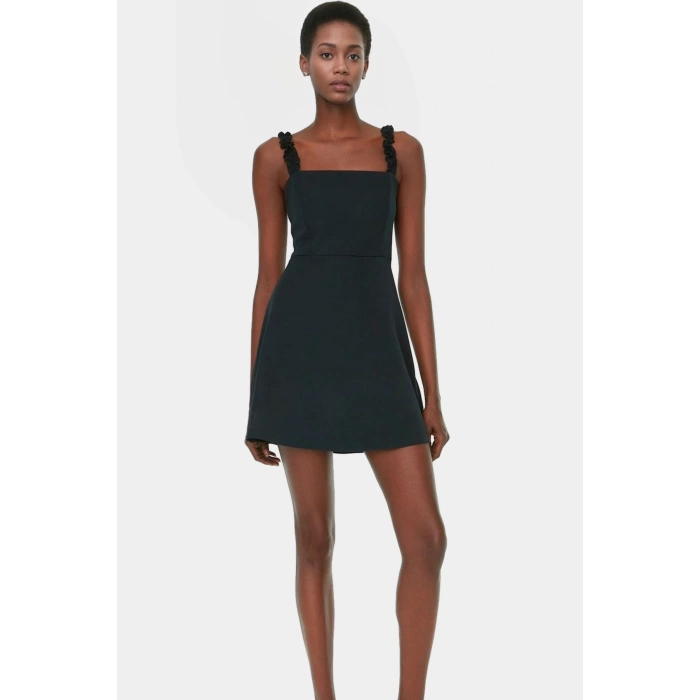 Yazlık Mini Elbise A line Fırfır Detaylı Kare Yaka Polyester Kumaş Modern Stil Trend Tasarım