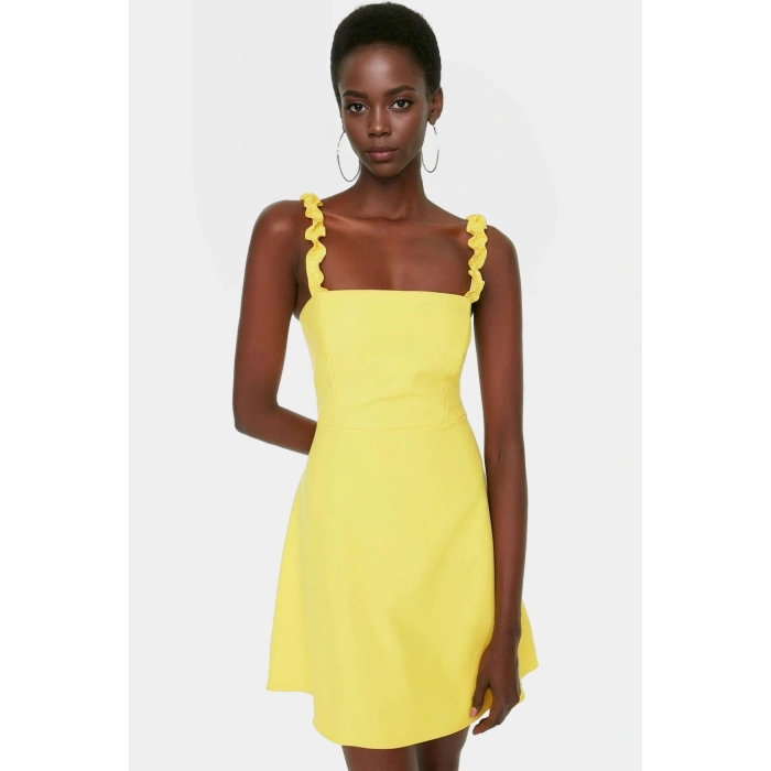 Yazlık Mini Elbise A line Fırfır Detaylı Kare Yaka Polyester Kumaş Modern Stil Trend Tasarım