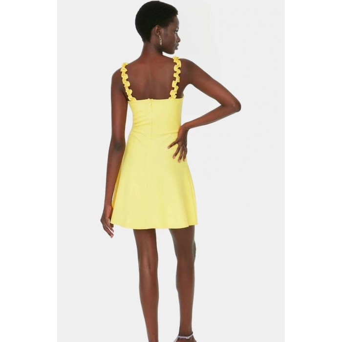 Yazlık Mini Elbise A line Fırfır Detaylı Kare Yaka Polyester Kumaş Modern Stil Trend Tasarım