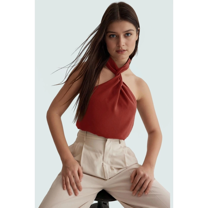 Yazlık Modal Bluz Renk Halter Yaka Dokuma Trend Tasarım Şık Görünüm