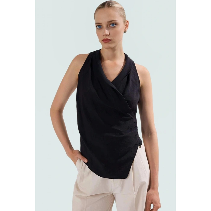 Yazlık Modal Bluz; V Yaka; Fitted; Melfi Dokuma Günlük Kullanım İçin Rahat Ve Şık Seçkin Malzeme