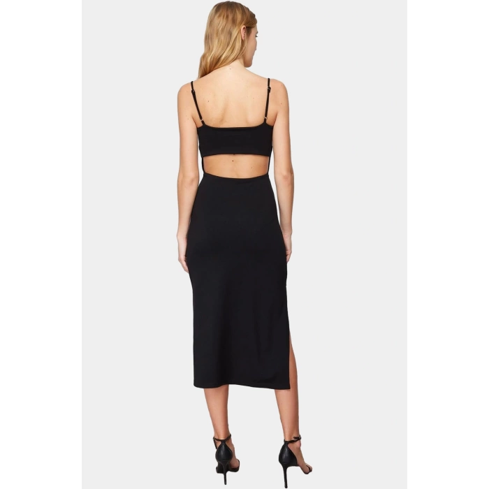 Yazlık Örme Elbise Bodycon Kalıp Midi Boy Cut Out ve Yırtmaç Detayları Modern Stil
