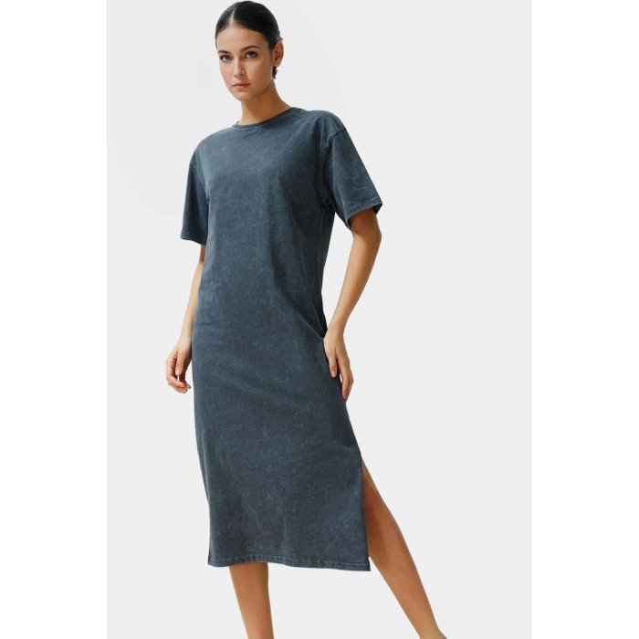 Yazlık %Pamuk Midi Elbise Eskitme Efektli ve Yırtmaçlı Konforlu Kesim Modern Stil