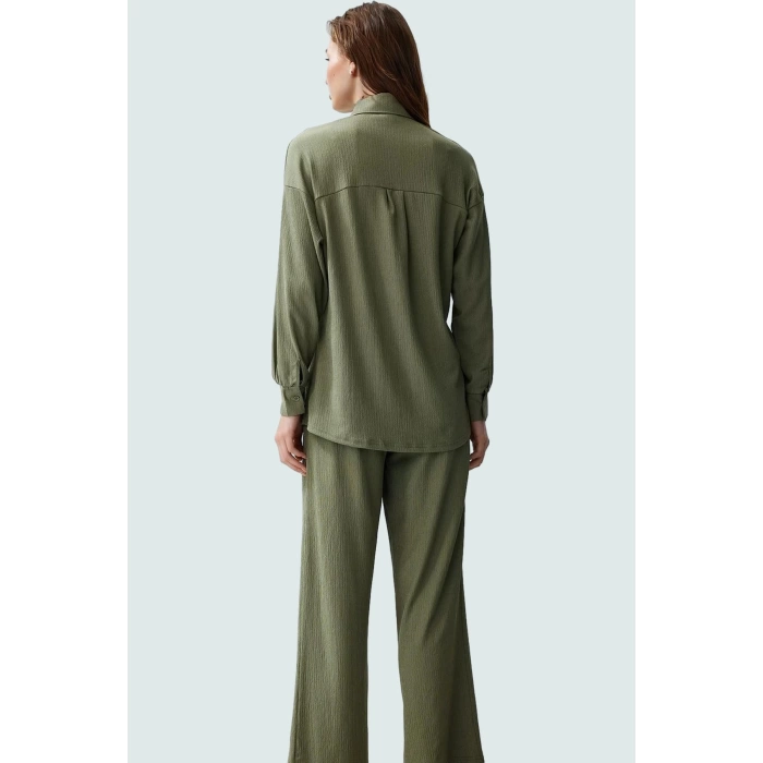Yazlık Polyester Gömlek Pantolon Takım Düşük Kol Detayı ve Regular Kalıp Rahat Şık