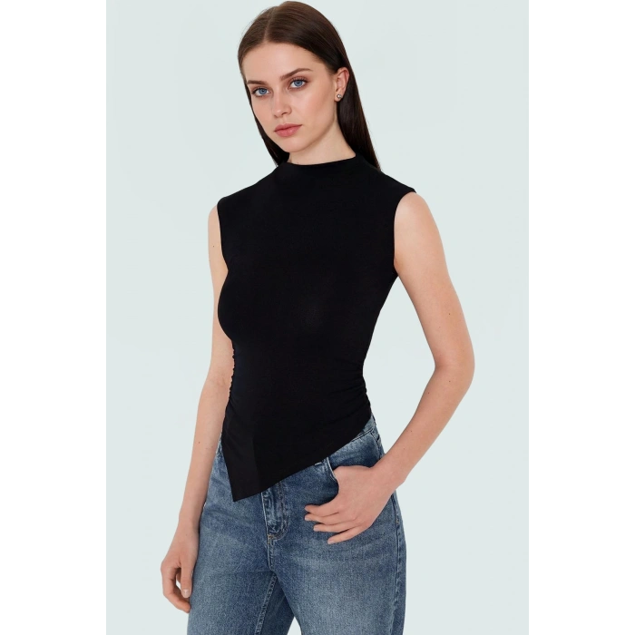 Yazlık Viskoz Örme Bluz Dik Yaka Fitted Asimetrik Büzgü Detaylı Günlük Kullanım İçin