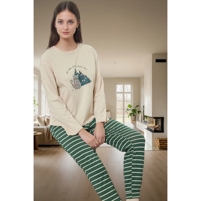 Yumuşak Pamuklu Kadın Pijama Takımı Çizgili Yılbaşı Temalı Boru Paça Modern Stil Uzun Ömürlü