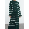 Kadın Moda Şık Tesettür Maxi Boy Bisiklet Yaka Relaxed Çizgili Kolu Yırtmaç Detaylı Triko Elbise