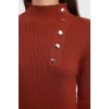 Kadın Moda Şık Tesettür Maxi Boy Bisiklet Yaka Fitted Aksesuar Düğmeli Ribana Triko Elbise