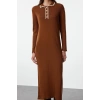 Kadın Moda Şık Tesettür Maxi Boy Polo Yaka Fitted Yakası Biyeli Triko Elbise