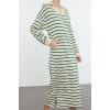 Women Fashion Stylish Hijab Maxi Length Turn-down Collar Relaxed Striped Zipper Detail Long Knitted Dress