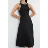 Kadın Moda Şık Midi Boy Halter Yaka Fitted A-Kesim Taş Aksesuarlı Dokuma Elbise